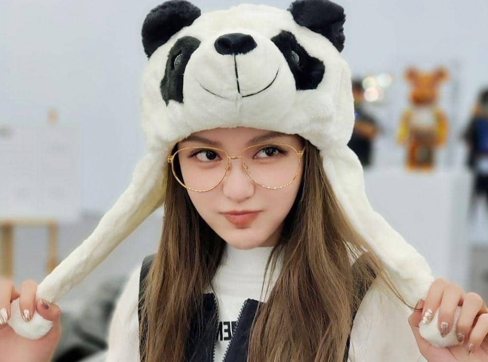 9 Potret Grace Chow, Artis Tercantik Asia yang Saingi Lisa BLACKPINK!