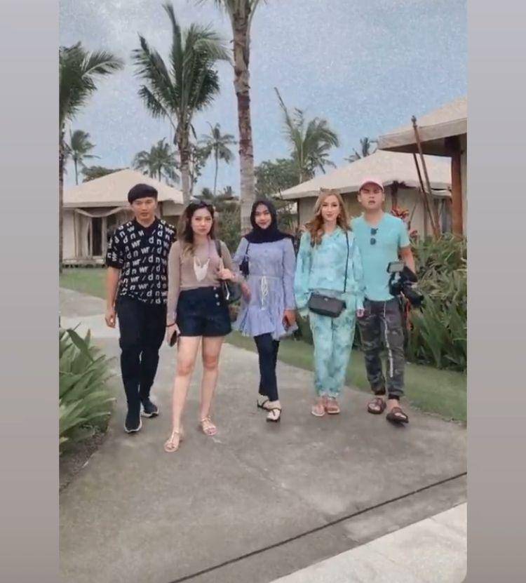 Ria Ricis dan sahabat liburan ke Bali. instagram.com/marishachacha