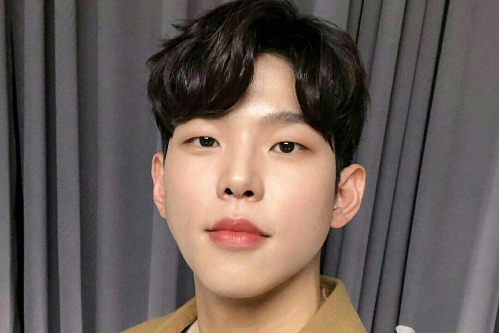 Siap Rilis Lagu Baru, 10 Potret Terbaru Paul Kim yang Makin Kece