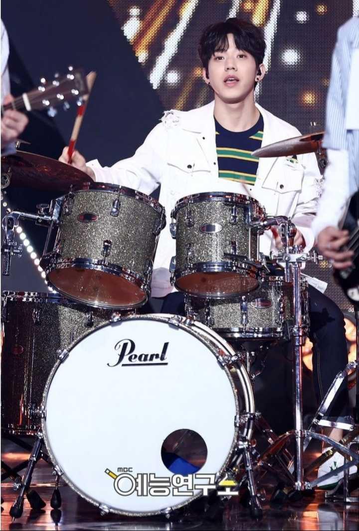 instagram.com/day6