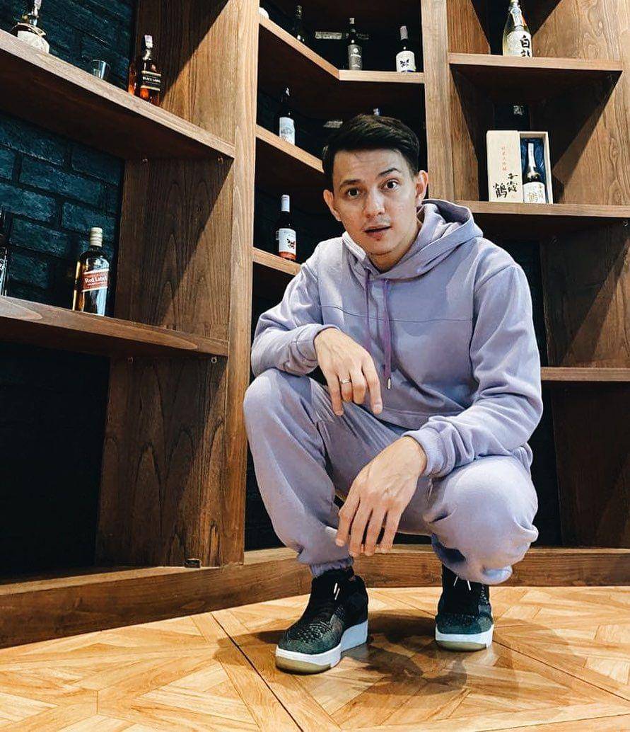 instagram.com/marcelldarwin