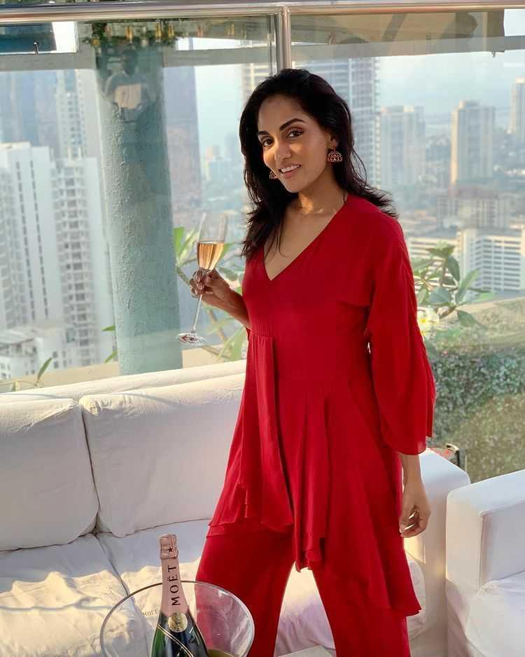 instagram.com/shrimarai