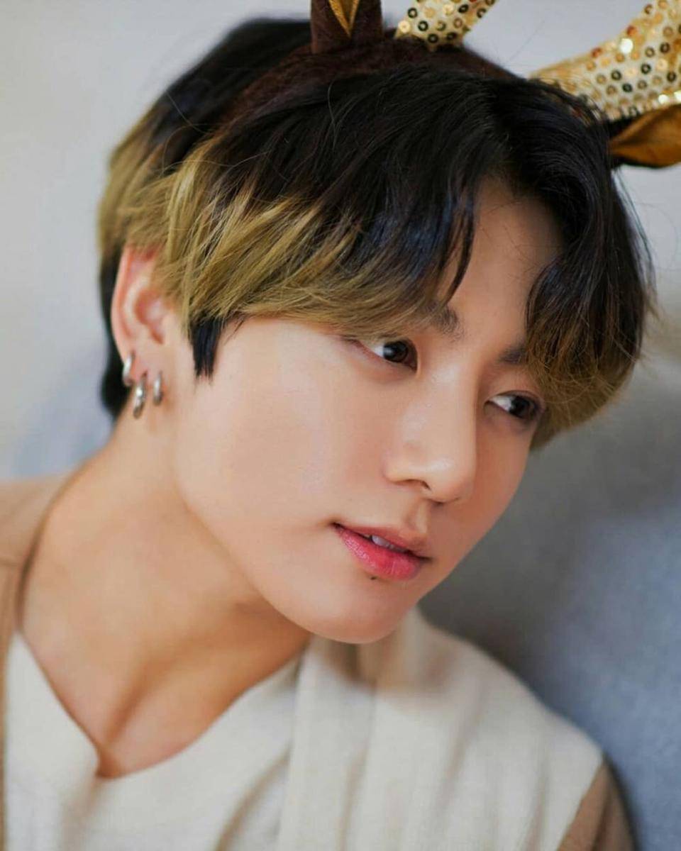Warna rambut Jungkook (Instagram.com/jungkook.gull)