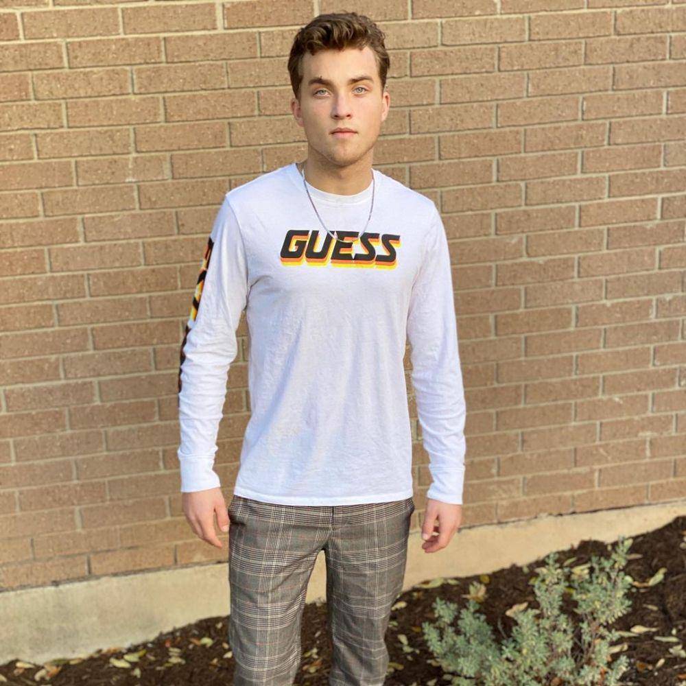 instagram.com/jordanelsass