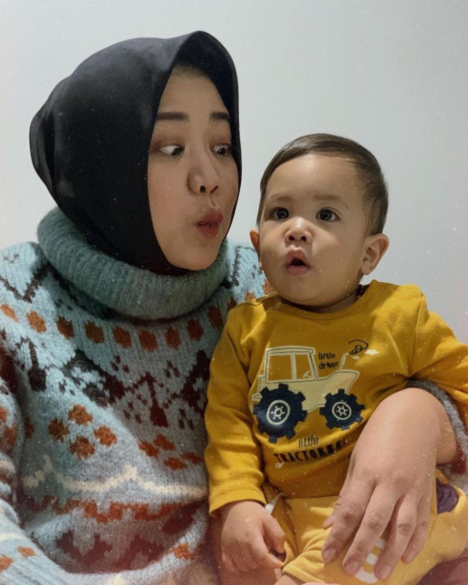 instagram.com/anakingjanari