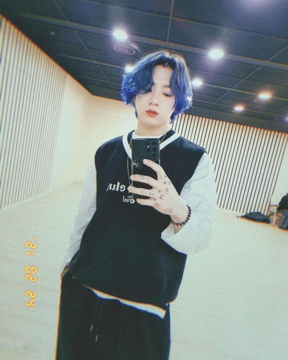 Warna rambut Jungkook (Instagram.com/jungkook.gull)