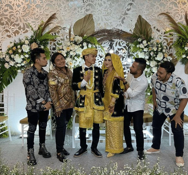 instagram.com/keanuagl