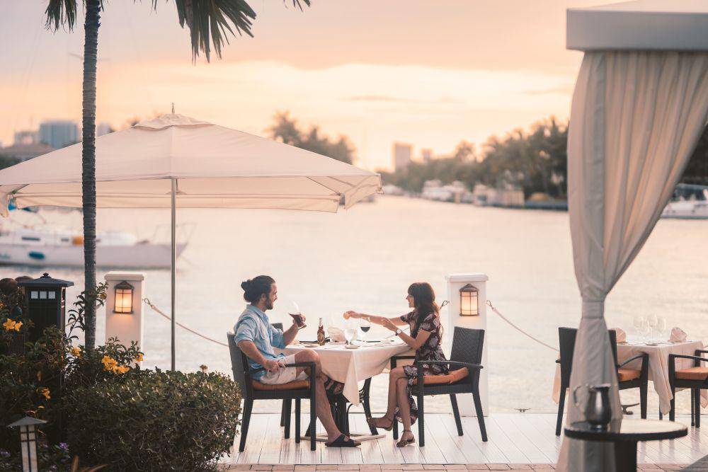 fine dining (pexels.com/taryn elliot)
