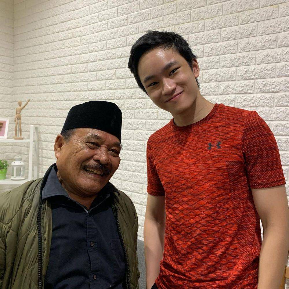 instagram.com/azkacorbuzier