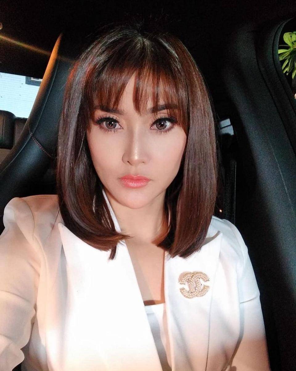 instagram.com/eva_anindita_zachrie