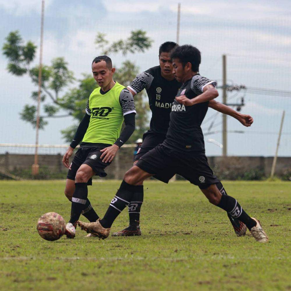 Slamet Nurcahyo sudah berlatih bersama Madura United di Kota Batu. Instagram/maduraunited.fc