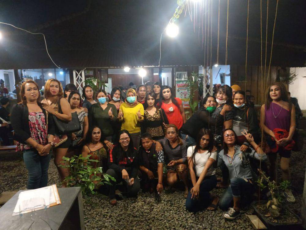 Anggota Apresiasi Waria dan Priawan Kota Tulungagung (Aprikot). IDN Times/ Dok Aprikot