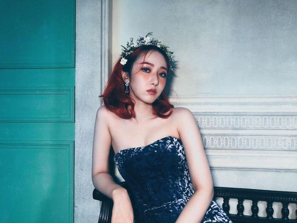 9 Potret Pesona SinB GFRIEND dengan Rambut Merah, Stunning Abis!
