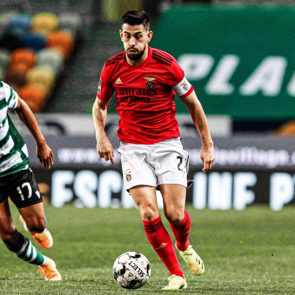 instagram.com/slbenfica