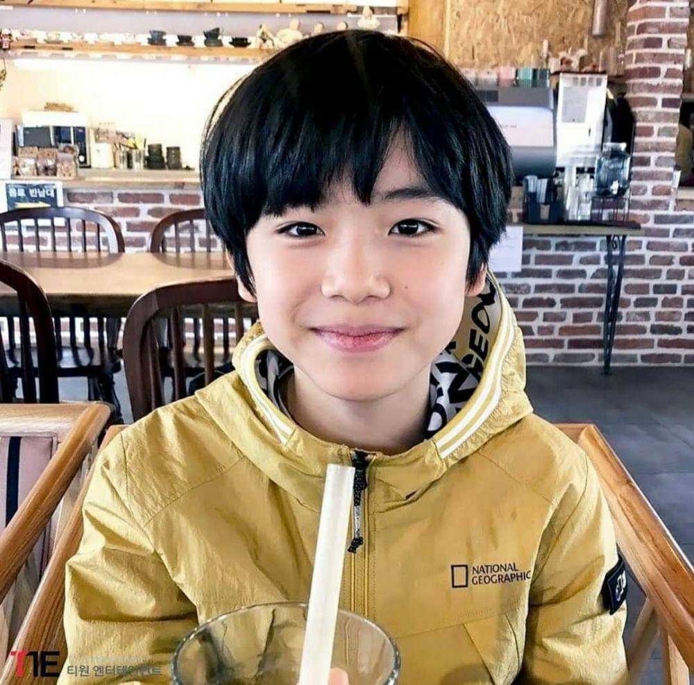 Instagram.com/moonwoojiniverse