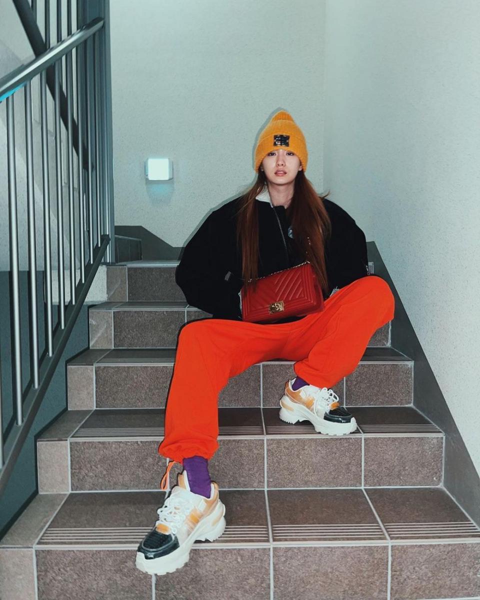 instagram.com/jin_a_nana