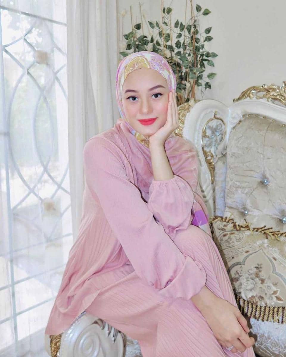 Instagram.com/dindahw