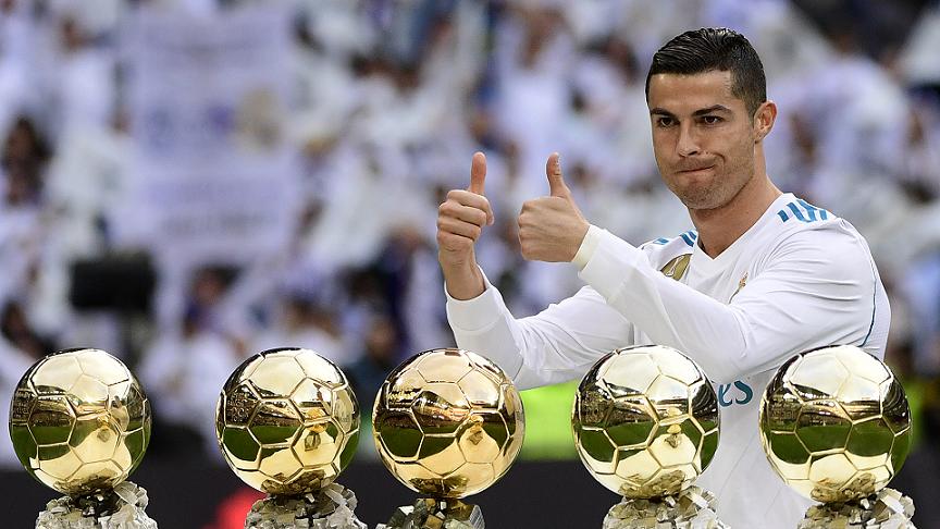 Jorge Mendes: Cristiano Ronaldo Layak Menangkan Ballon d'Or Tahun Ini