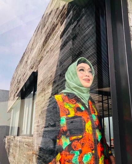 [BREAKING] Rina Gunawan Meninggal Dunia