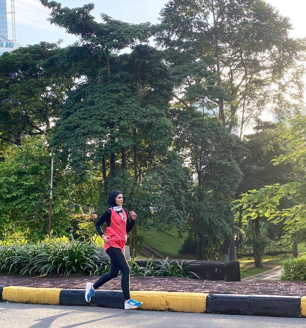 instagram.com/zeezeeshahab