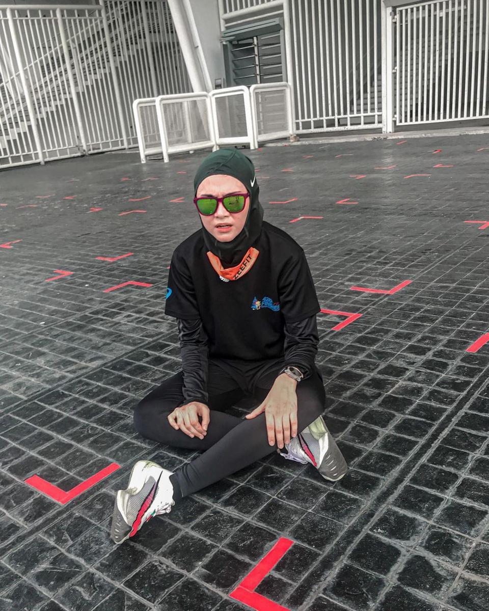 instagram.com/zeezeeshahab