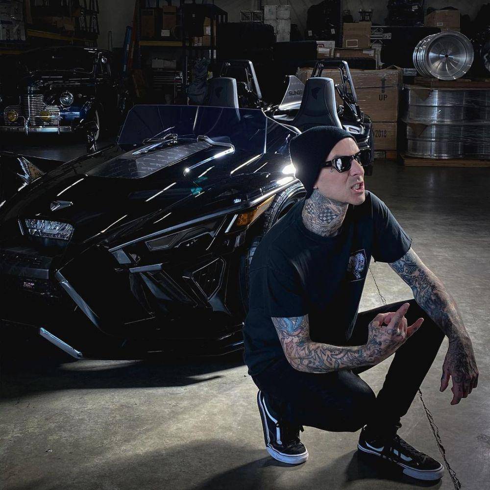 instagram.com/travisbarker