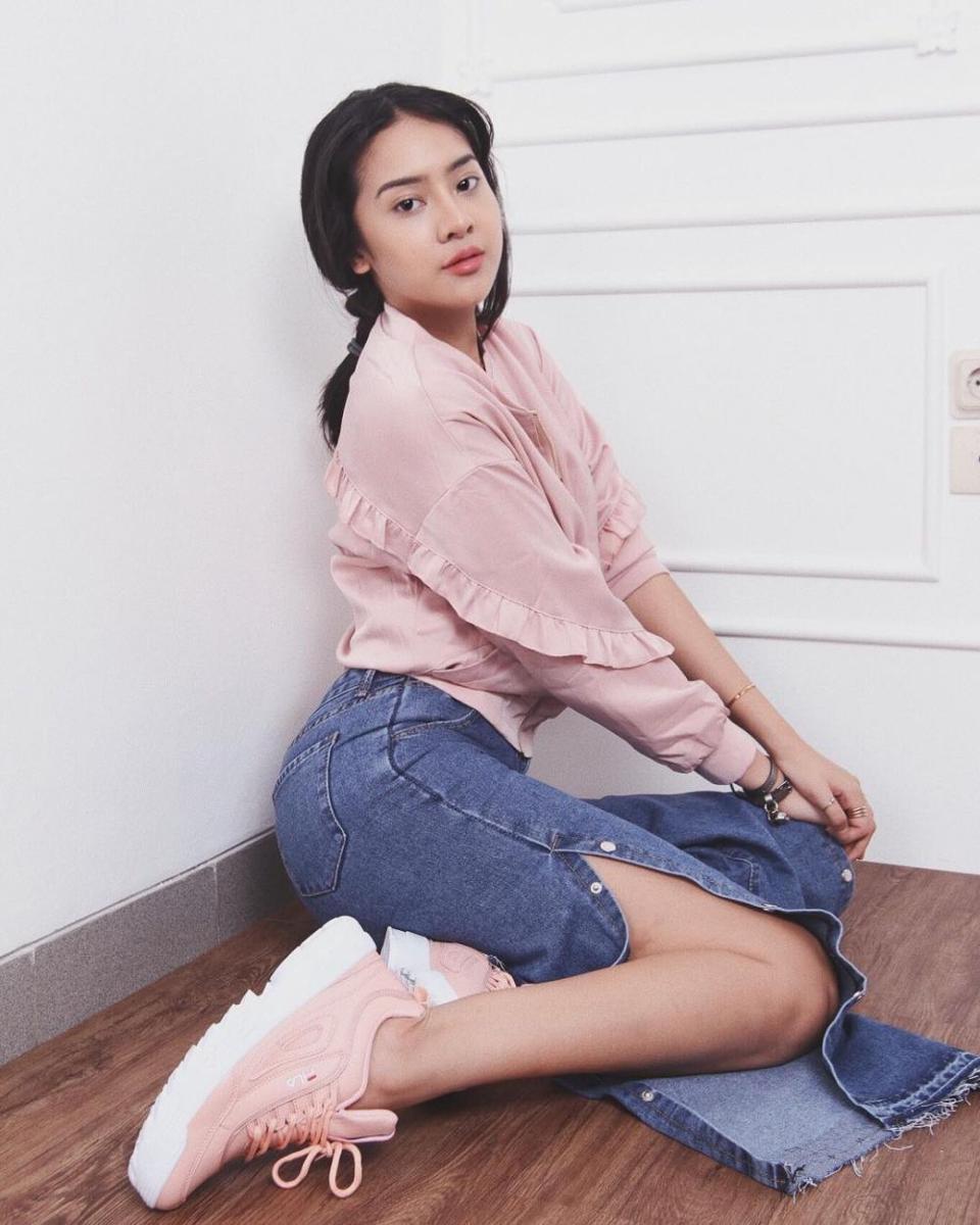 instagram.com/anyageraldine