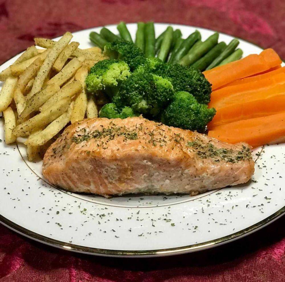 steik salmon (instagram.com/endangherawati2008)