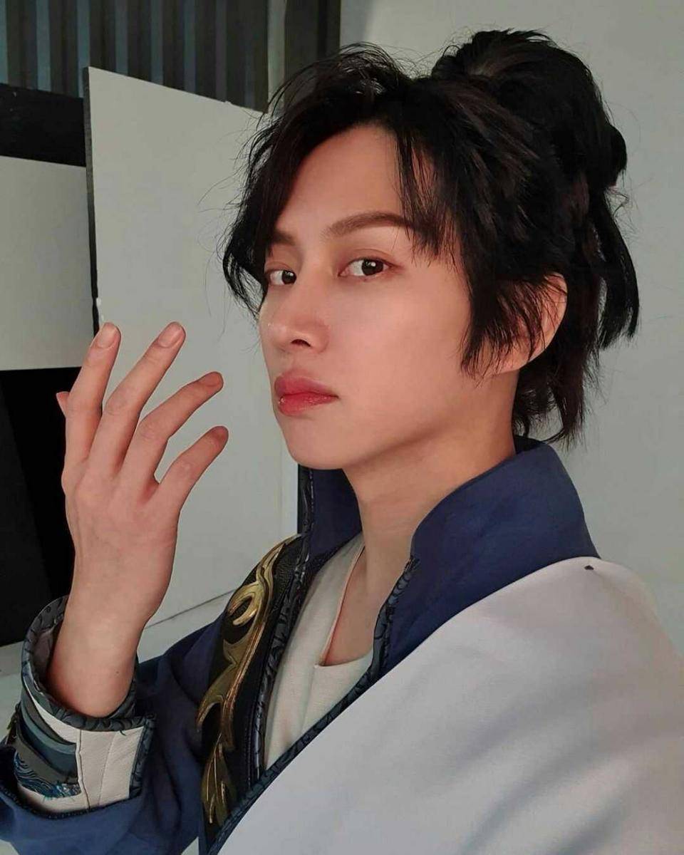 instagram.com/ kimheenim