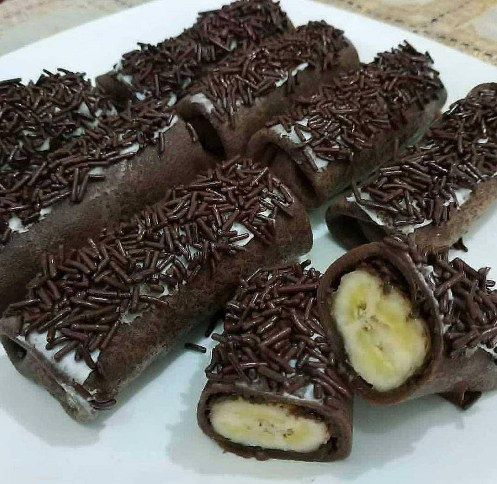 dadar gulung pisang cokelat (instagram.com/resep.kue.ku)