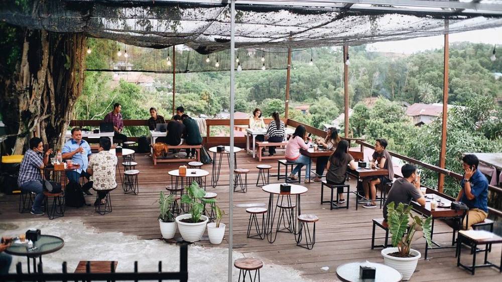Suasana Kedai Hitam Manis Bonto Bulaeng, Balikpapan. (Instagram @hitammanis.kedaikopi)