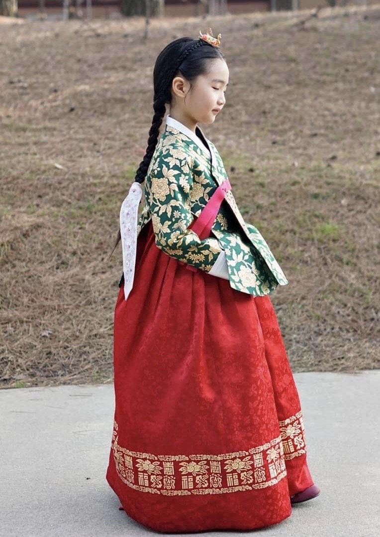 instagram.com/eileenoharin
