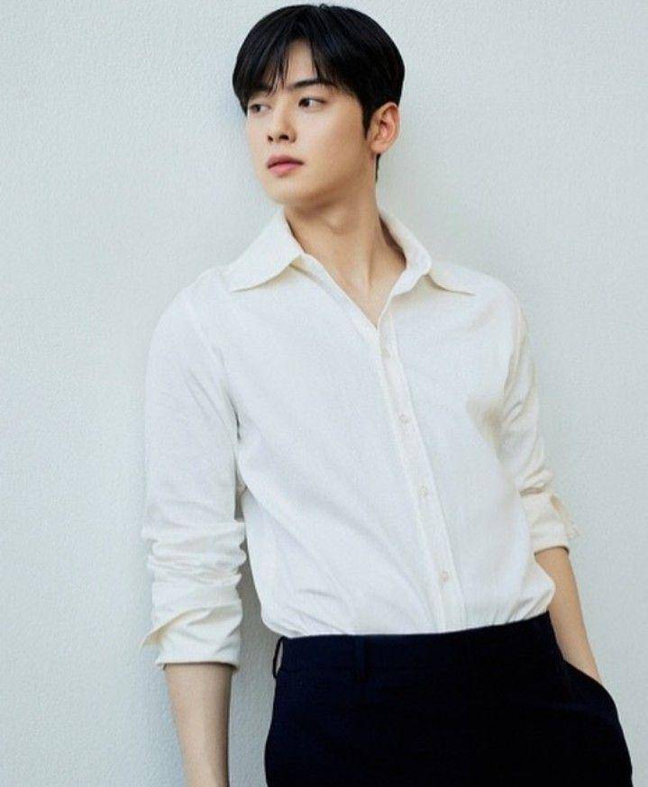instagram.com/eunwo.o_c