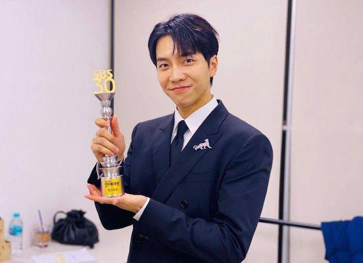 instagram.com/leeseunggi.official