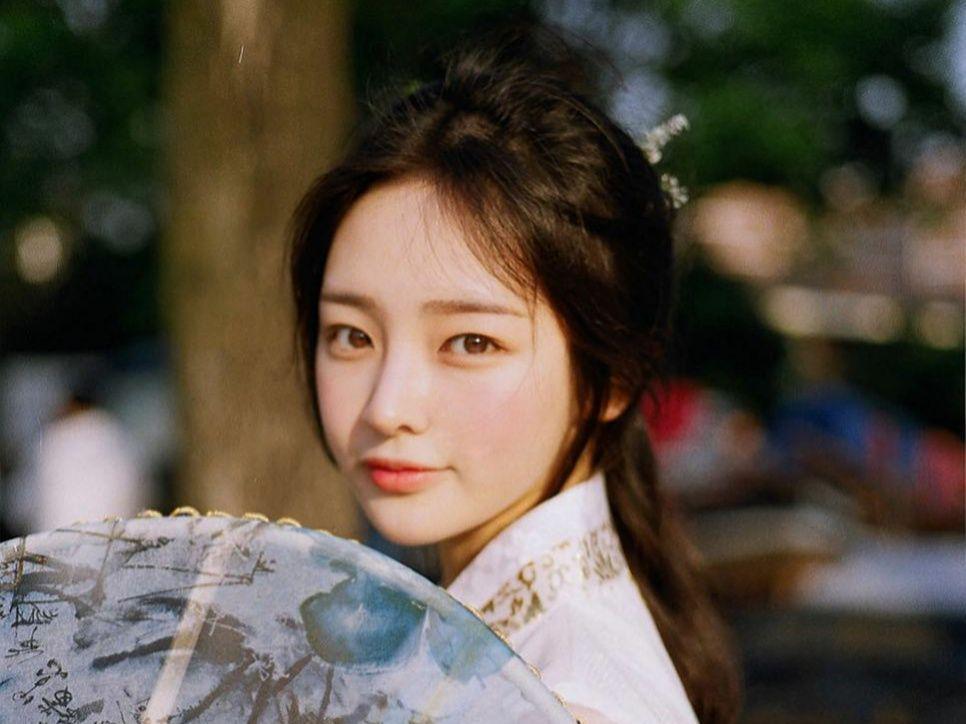 9 Potret Son Hwa Min, Selebgram yang Curi Perhatian Berkat Visualnya