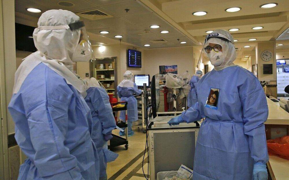 Petugas kesehatan di Meir Medical Center Israel(static.timesofisrael.com)