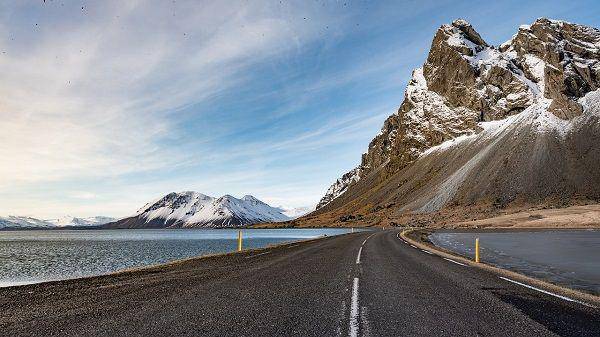 Situasi di sekitar pegunungan yang ada di Islandia. (Pixabay.com/Ludo-Photos)