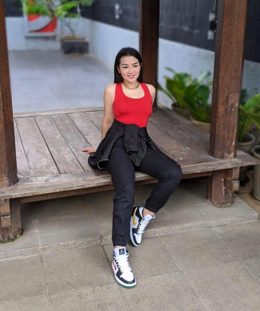 Instagram.com/fitricarlina