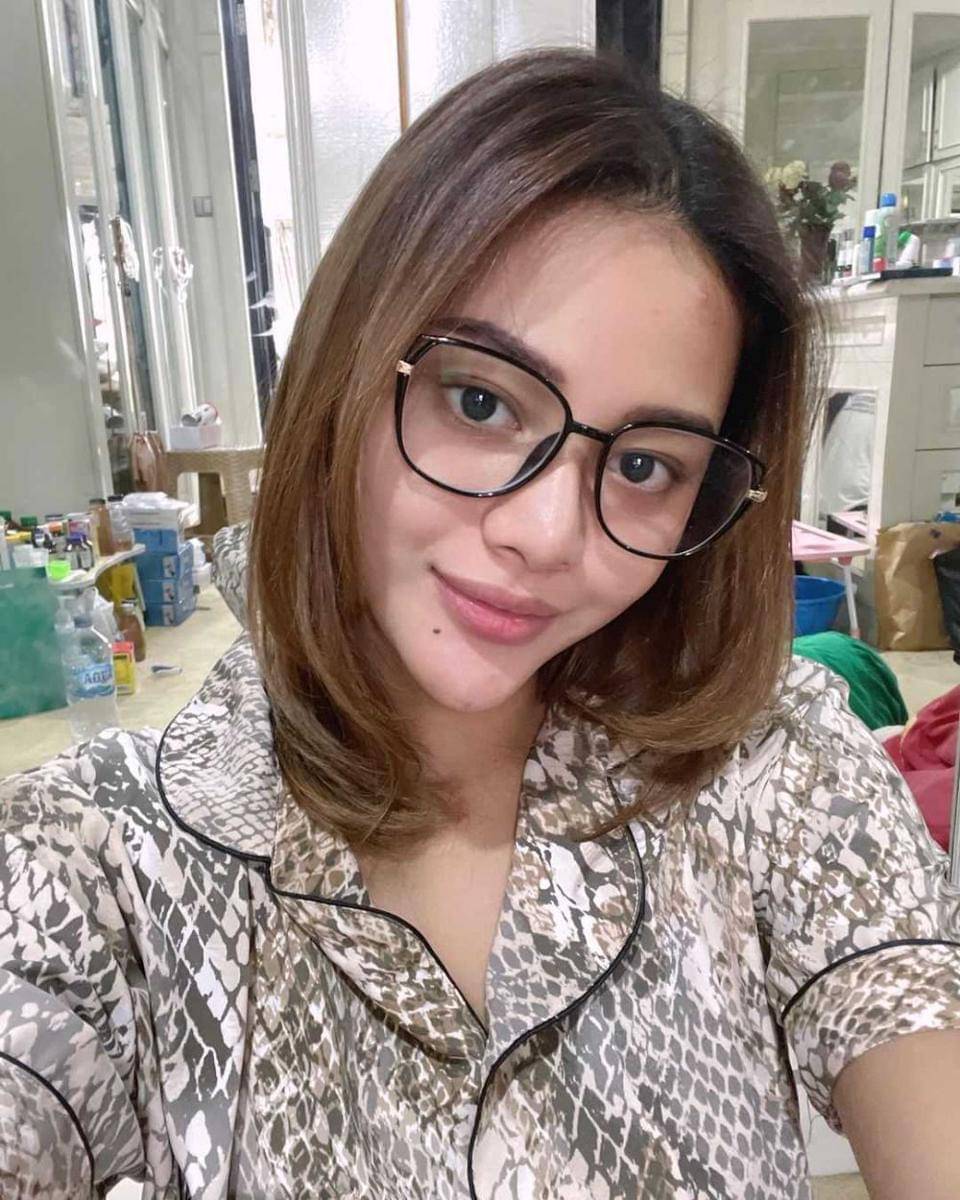 instagram.com/aurelie.hermansyah