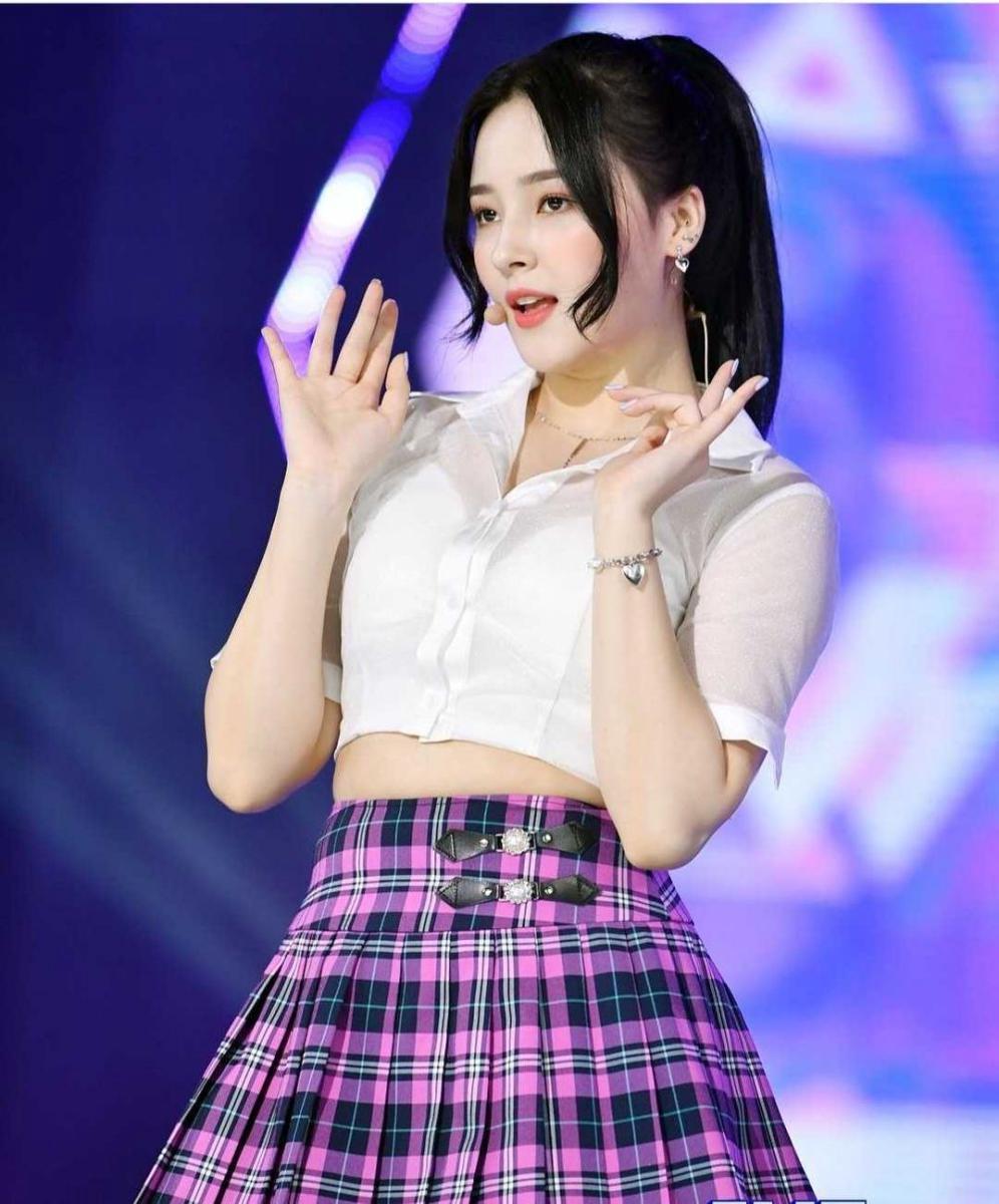 Instagram.com/nancy.momoland
