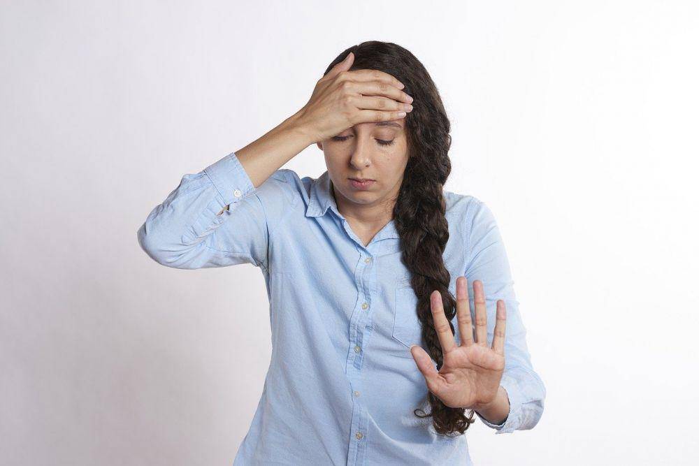Merasa pusing saat berdiri menjadi gejala hipotensi ortostatik. (pixabay.com/RobinHiggins)