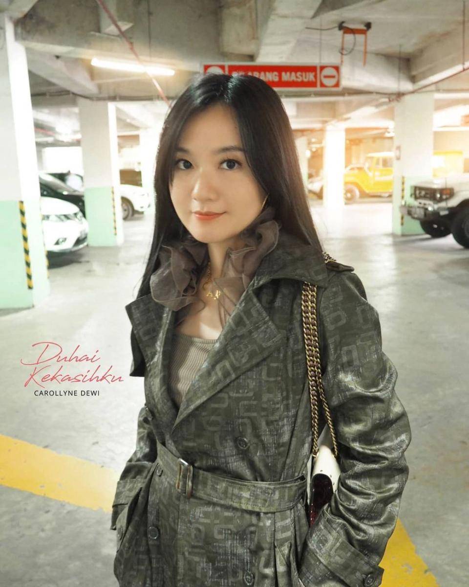 Instagram.com/carollynedewi