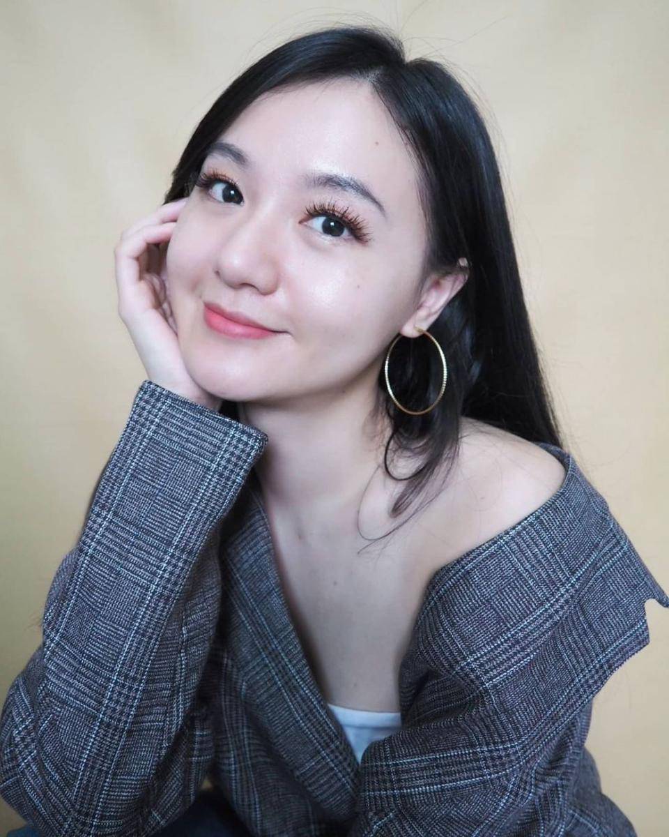 Instagram.com/carollynedewi