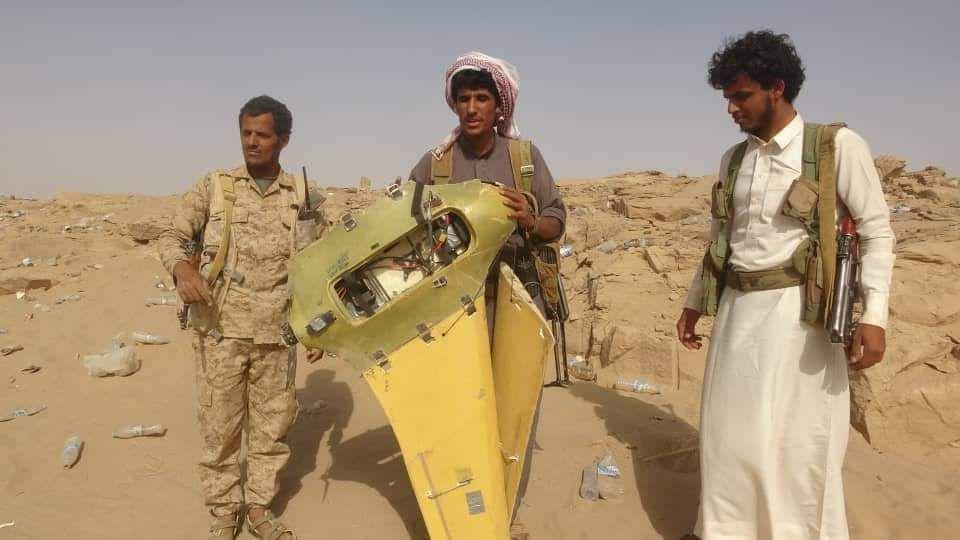 Salah satu pesawat nirawak Pejuang Houthi yang berhasil ditembak jatuh oleh Pasukan Pemerintah Yaman di Wilayah Marib. twitter.com/Alsakaniali