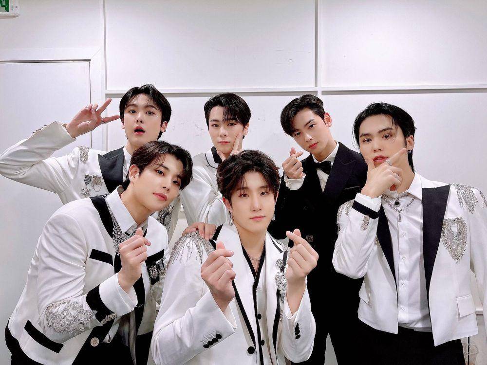 twitter.com/ASTRO_Staff