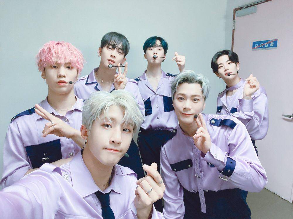 twitter.com/ASTRO_Staff