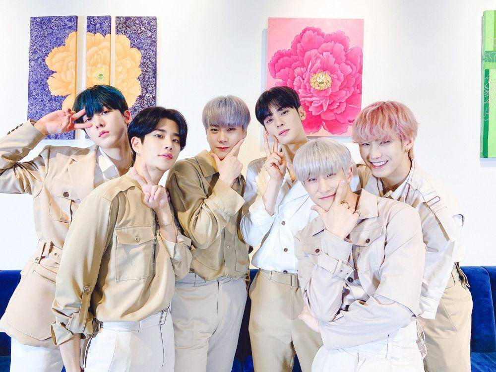 twitter.com/ASTRO_Staff