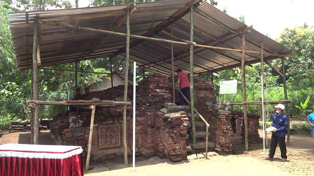 Batu Candi Mirigambar di Tulungagung mulai dilepas. IDN Times/ Bramanta Pamungkas