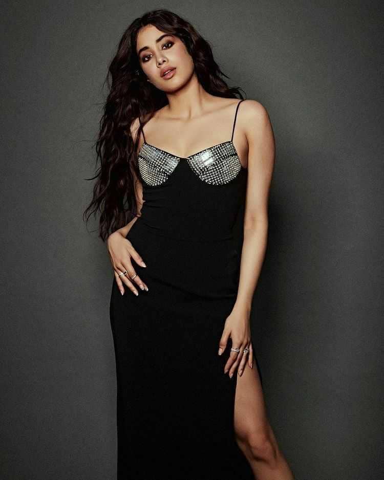instagram.com/janhvikapoor