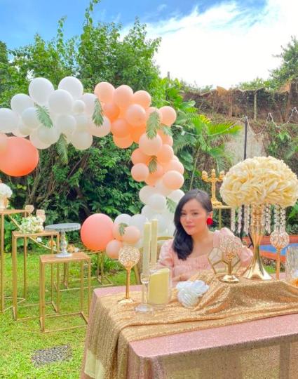 Tampil Gemas Bak Anak SMA, 9 Momen Meriah Ultah ke-35 Mawar AFI